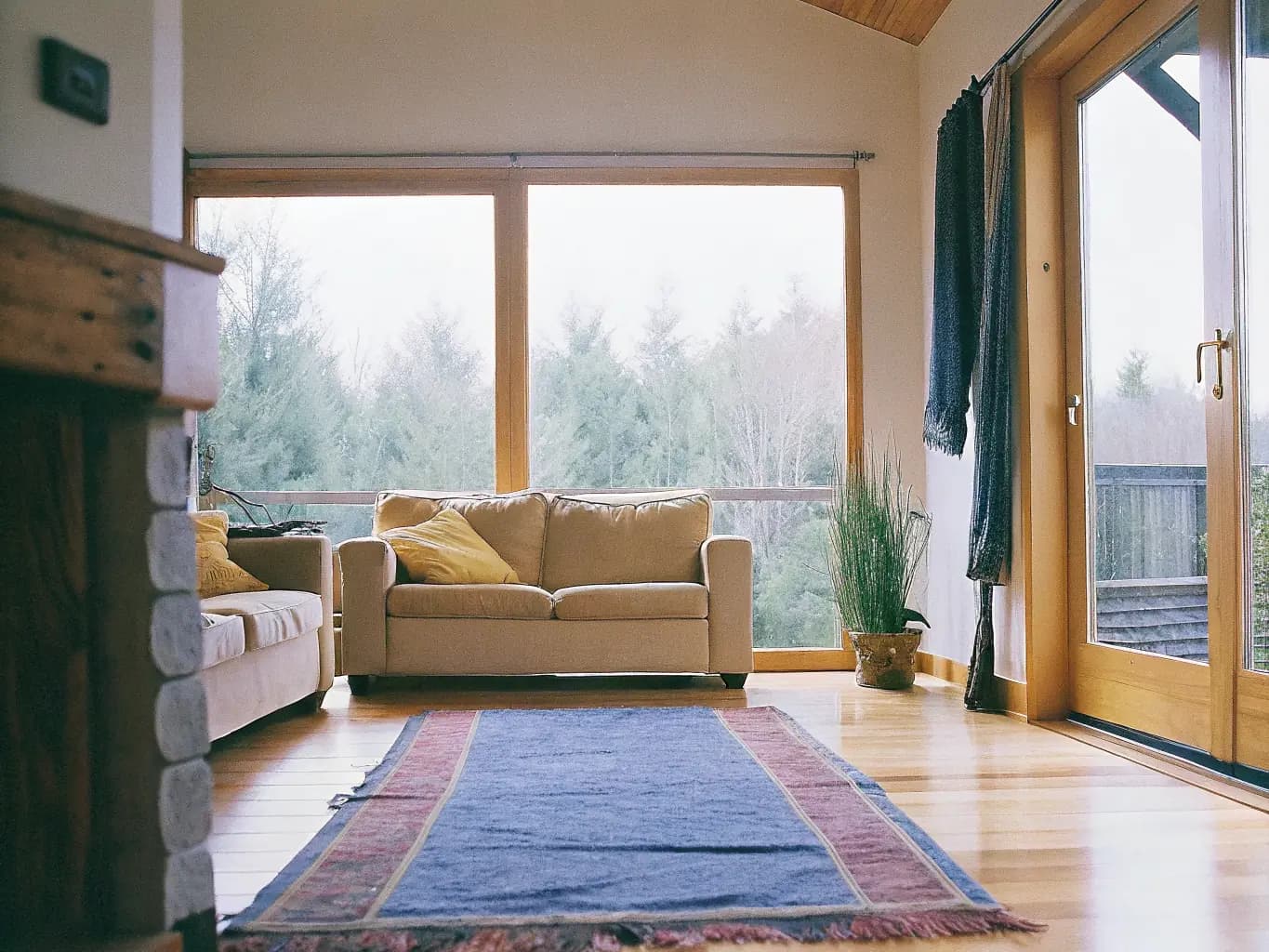 Open living room with expertly arranged furniture maximizing feng shui energy flow